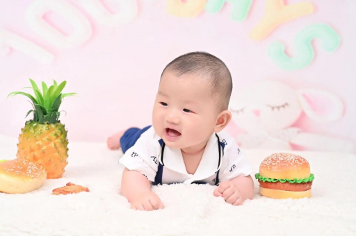 娄底宝宝在妈妈肚子里